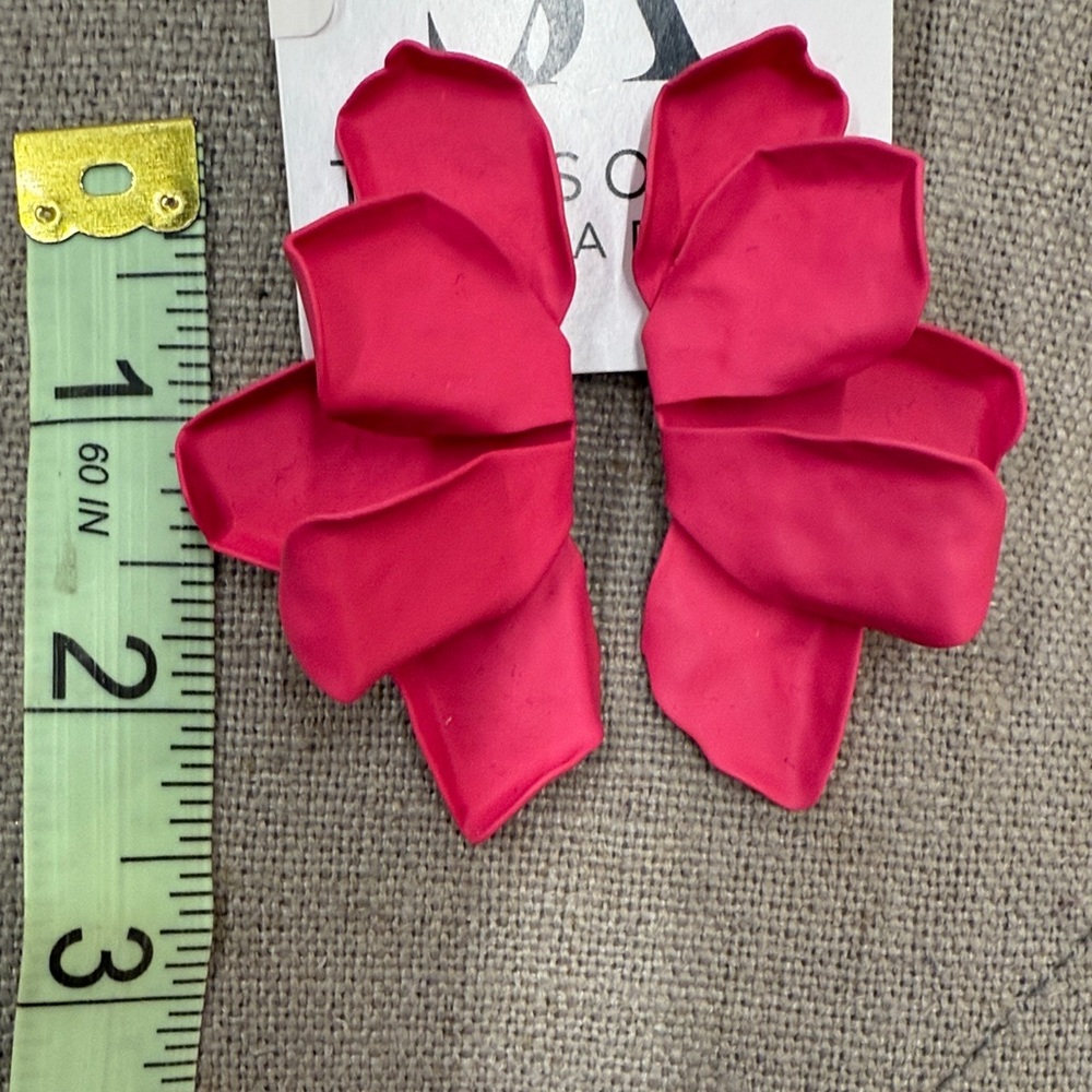Trendy Boutique Pink Floral Earrings